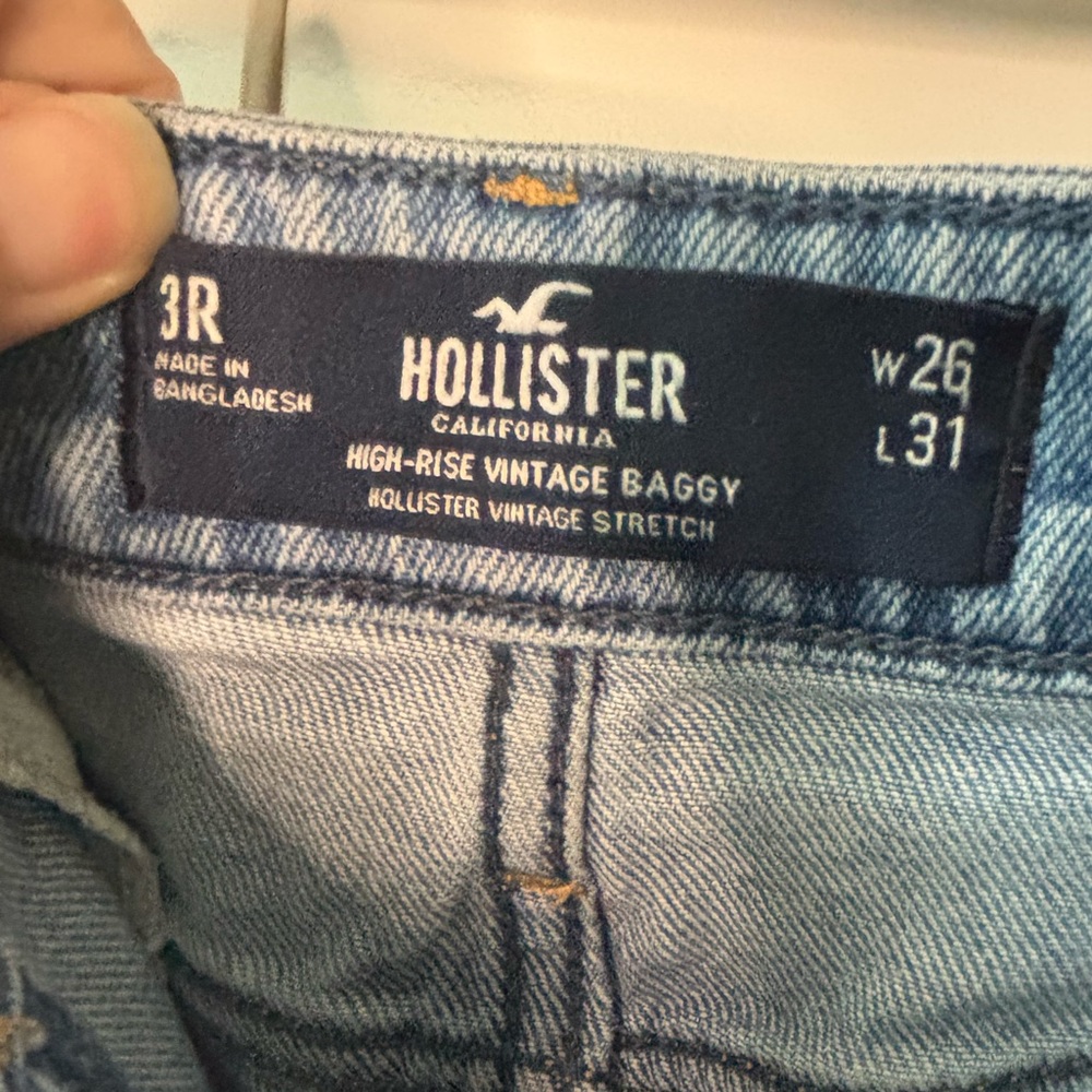 Hollister High Rise Vintage Baggy Jean, Size 26x31 - Picture 6 of 8